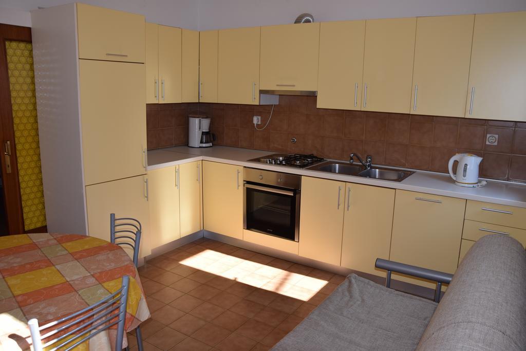 Apartment Marija With Terrace เบรอเซส ห้อง รูปภาพ