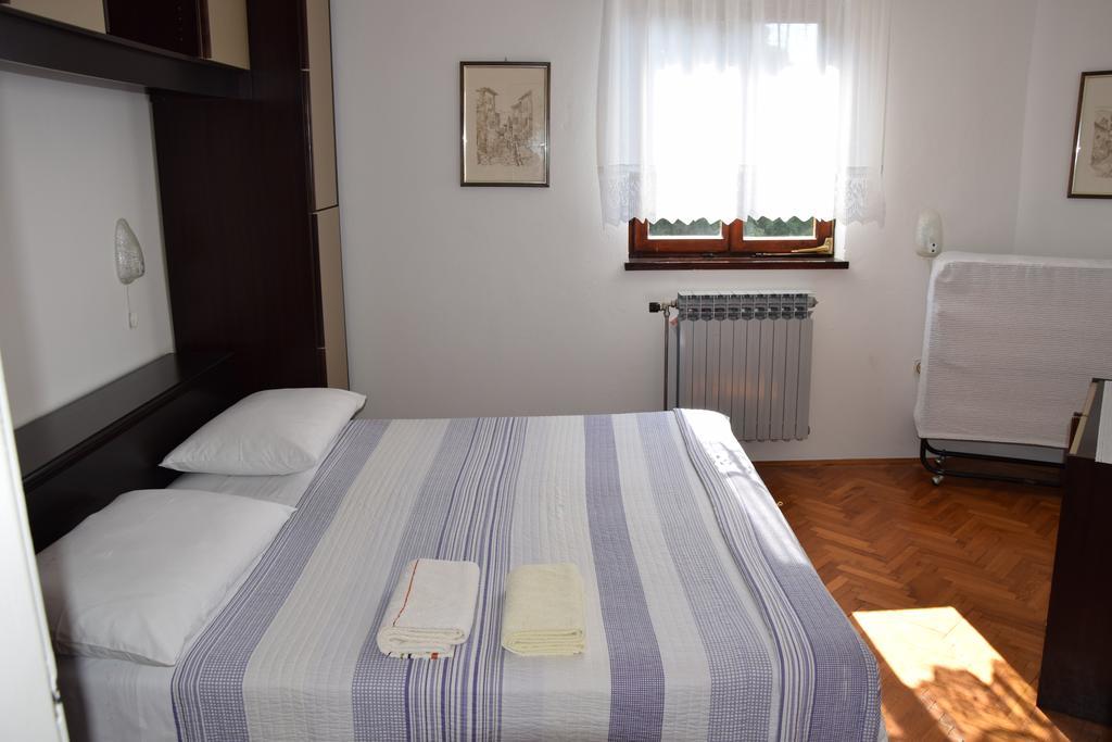 Apartment Marija With Terrace เบรอเซส ภายนอก รูปภาพ